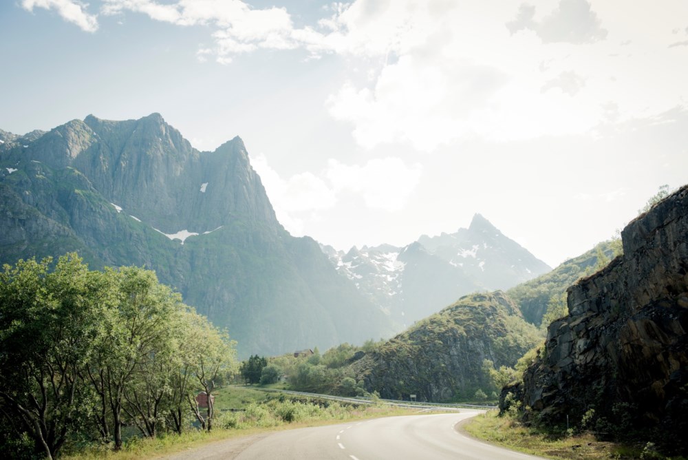 Fjellandskap sett fra veien